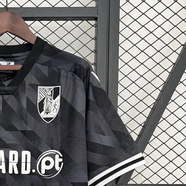 Vitoria Guimaraes 2025-26 Away Black Jersey – Fan Version (BBCJersey)