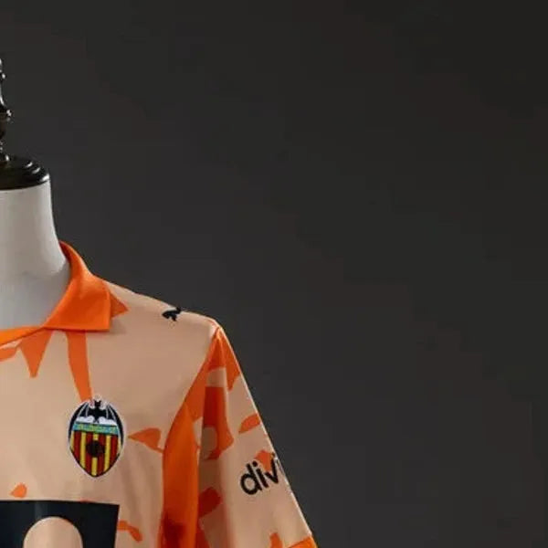 202526 Valencia CF Vintage Style Jersey Fan version