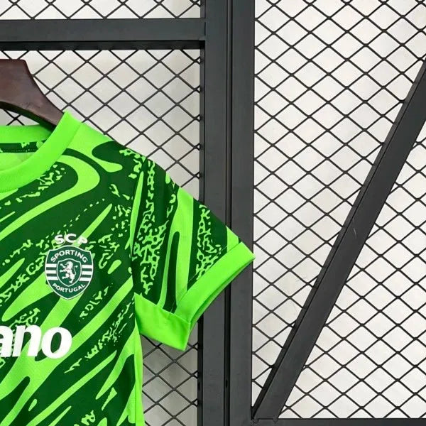 202526 Sporting Lisbon Goalkeeper Green jersey kids Kits size 16-28