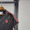 202425 Retro Manchester United Black Jersey Fan Version