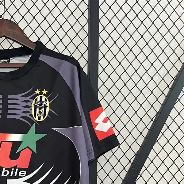 Retro Juventus 0102 Goalkeeper jersey Fan Version