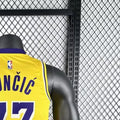 NBA Los Angeles Lakers Dončić#77 2025 Gold Association Edition Swingman Jersey S-XXL